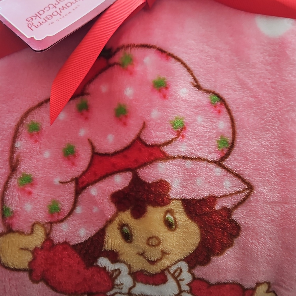 Strawberry shortcake Blanket - Picture 3 of 3